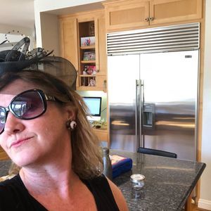 Meet your Posher, Della rae